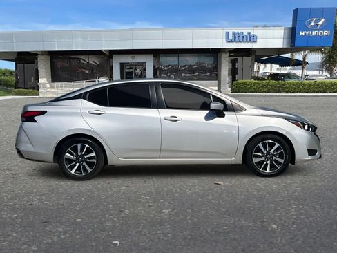 Used 2024 Nissan Versa SV image 9