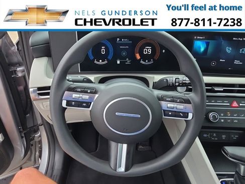 Used 2025 Hyundai Tucson SE image 23