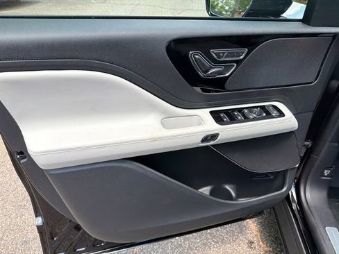 New 2026 Lincoln Aviator 2WD w/ Jet Appearance Package image 10