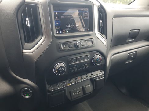 Used 2022 Chevrolet Silverado 1500 Custom image 23