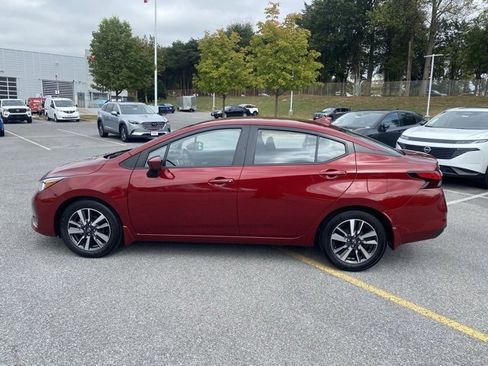 Used 2024 Nissan Versa SV w/ Trunk Package image 4
