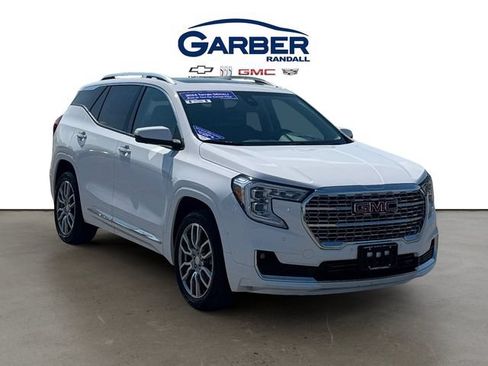 Used 2024 GMC Terrain Denali w/ Denali Premium Package AWD/4WD image 7