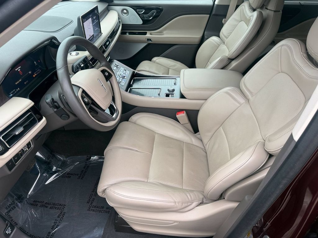 Certified 2024 Lincoln Aviator Reserve w/ Equipment Group 201A AWD/4WD image 12