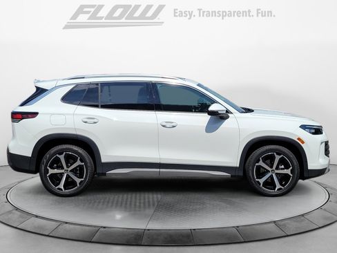 New 2026 Volkswagen Tiguan SE FWD image 8