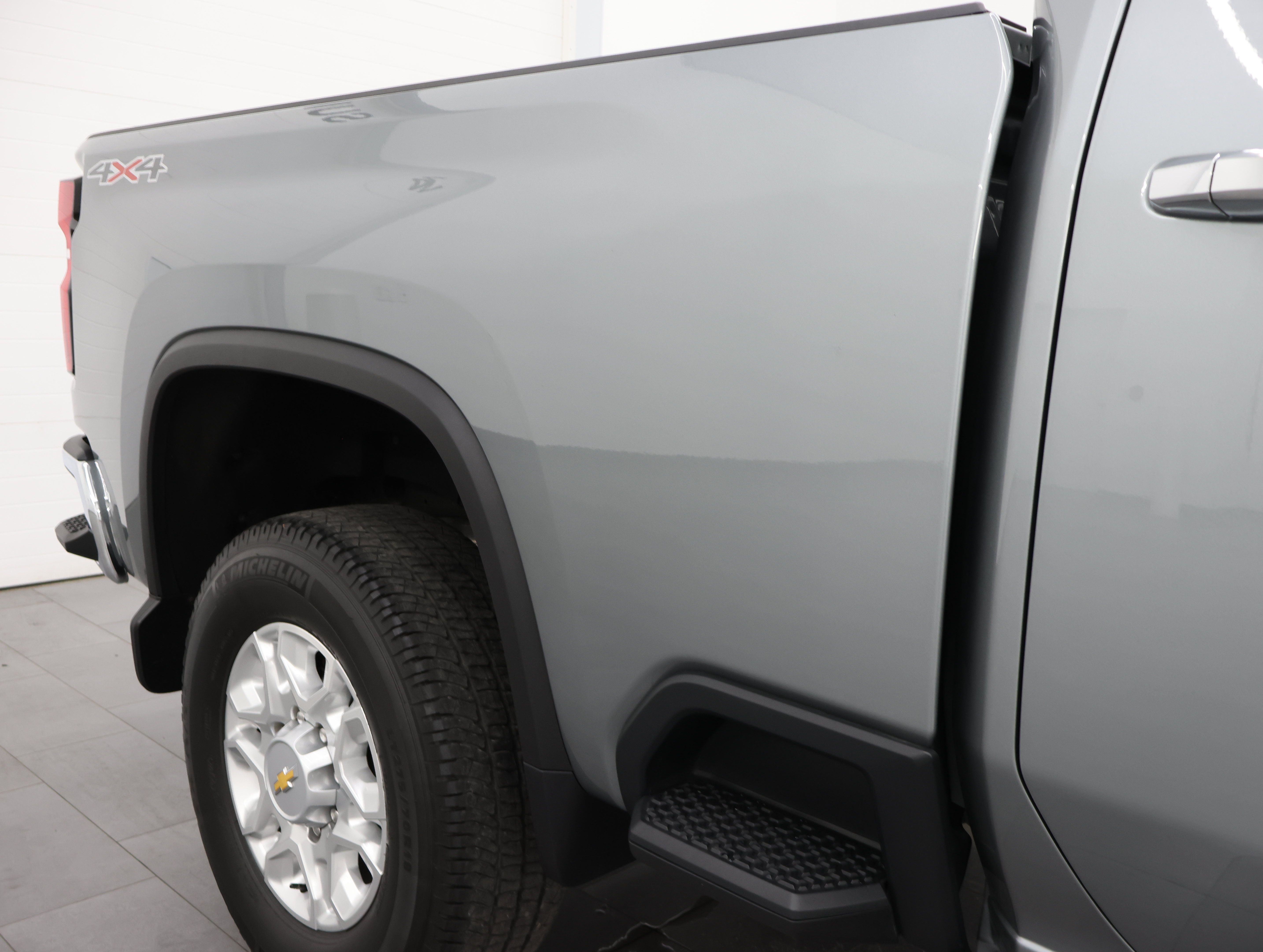 Used 2024 Chevrolet Silverado 2500 LTZ w/ LTZ Premium Package AWD/4WD image 23
