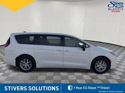 Used 2024 Chrysler Pacifica Touring-L