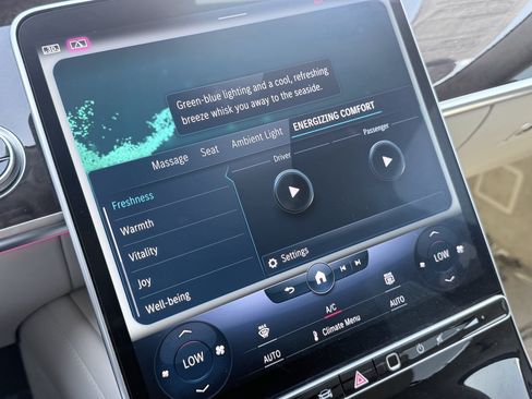 Used 2021 Mercedes-Benz S 580 4MATIC Sedan w/ Warmth & Comfort Package image 70