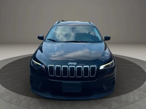 Used 2020 Jeep Cherokee Latitude FWD image 2