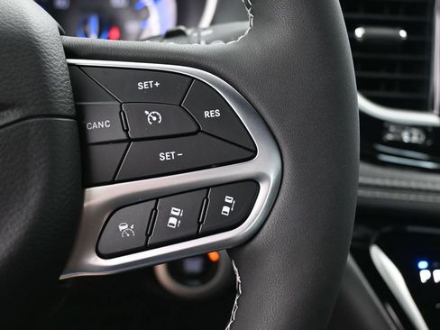 New 2027 Chrysler Pacifica Select FWD image 28
