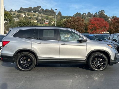 Certified 2022 Honda Pilot Special Edition image 2