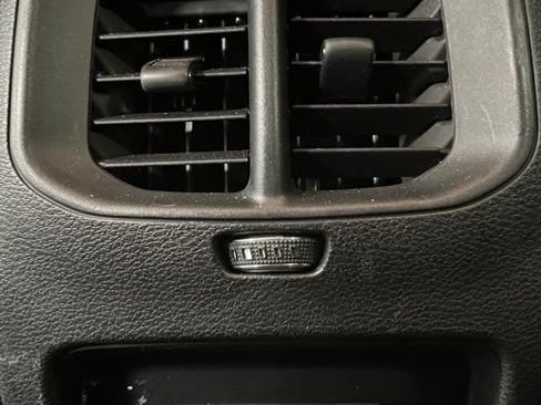 Used 2021 Jeep Cherokee Latitude Plus FWD image 43