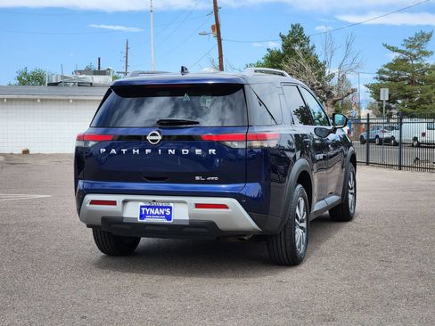 Used 2025 Nissan Pathfinder SL AWD/4WD image 7