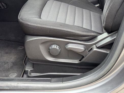 Certified 2023 Ford Edge SE image 17