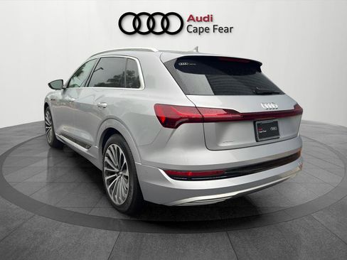 Used 2019 Audi e-tron Prestige w/ Prestige Package AWD/4WD image 3