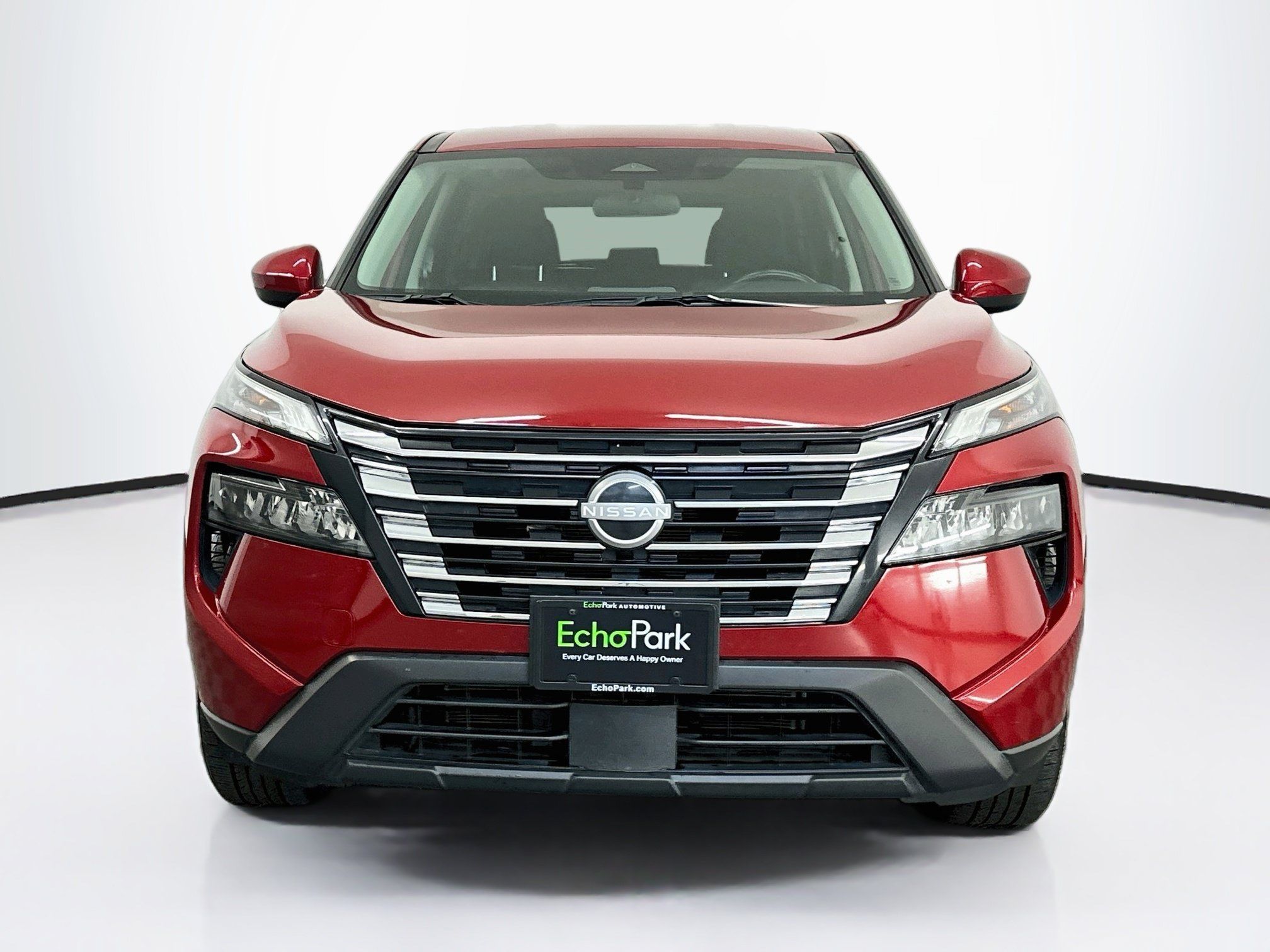 Used 2025 Nissan Rogue SV AWD/4WD image 2