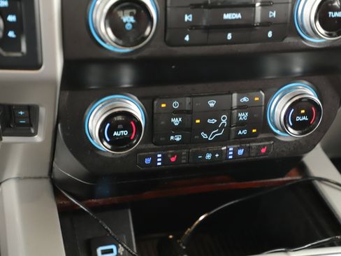 Used 2019 Ford F350 King Ranch w/ FX4 Off-Road Package image 15