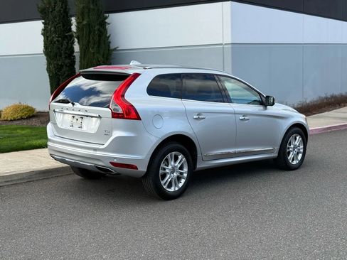Used 2016 Volvo XC60 T5 Premier w/ Proximity Package image 5