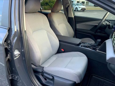 Used 2025 Toyota Camry LE image 9