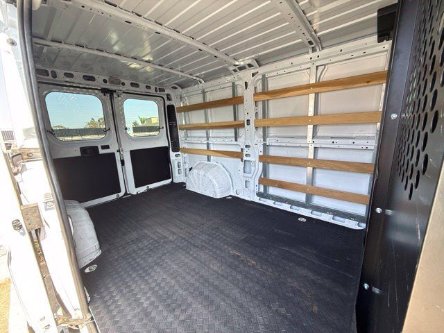Used 2025 RAM ProMaster 2500 w/ U-Haul Equipment Group FWD image 4