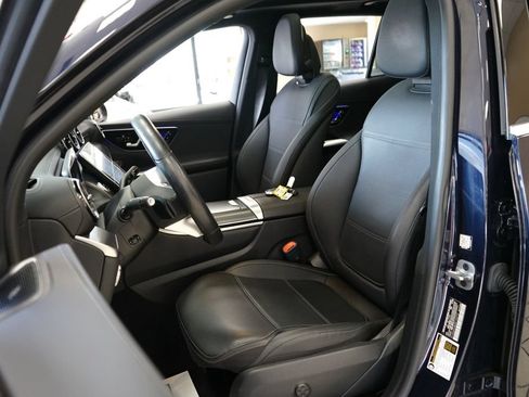 Used 2024 Mercedes-Benz GLC 300 4MATIC image 2