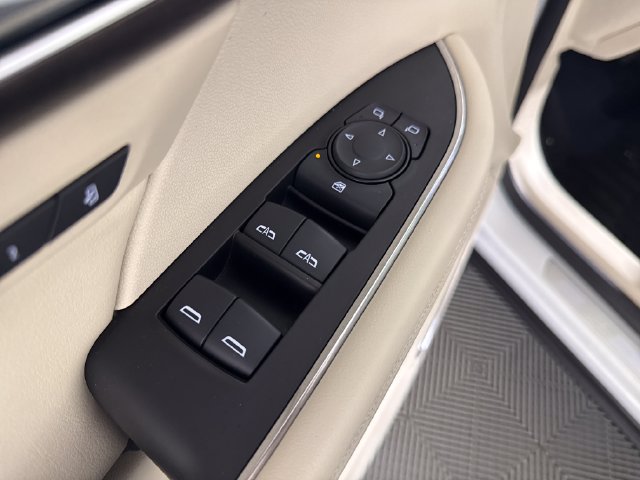 Used 2023 Buick Envision Avenir AWD/4WD image 30