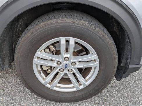 Certified 2023 Ford Explorer XLT w/ Equipment Group 202A image 11