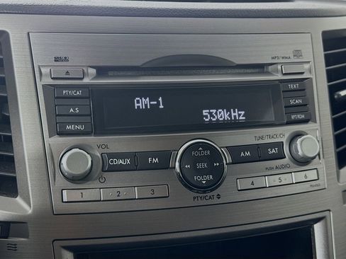 Used 2010 Subaru Outback 2.5i image 15