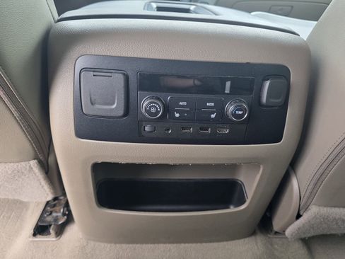 Used 2020 Chevrolet Suburban LT AWD/4WD image 24