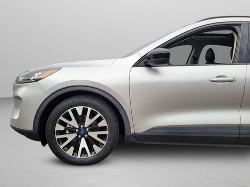Used 2020 Ford Escape SE Sport image 28