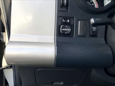 Used 2014 Toyota FJ Cruiser 4WD w/ Convenience Package image 33