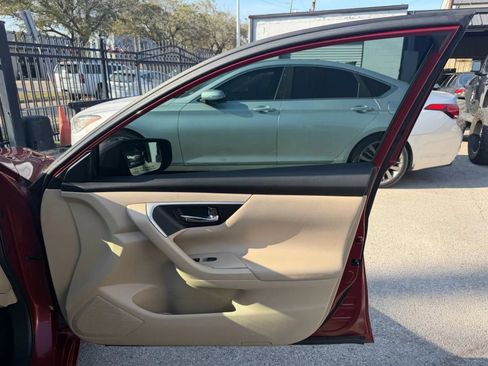 Used 2017 Nissan Altima 2.5 S w/ Power Driver Seat Package FWD image 10