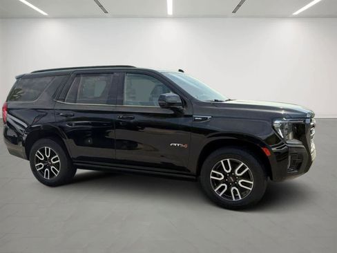 Used 2023 GMC Yukon AT4 w/ AT4 Premium Package AWD/4WD image 6