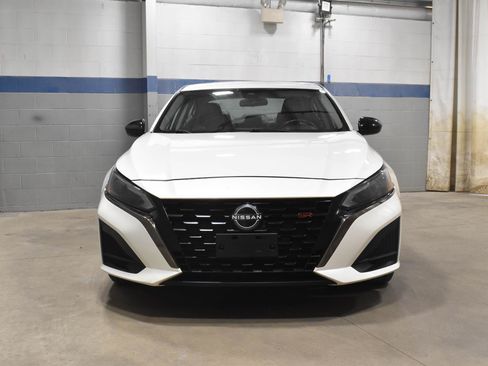 Used 2023 Nissan Altima 2.5 SR AWD/4WD image 28