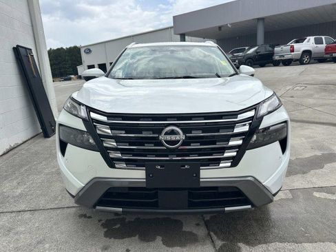 Used 2024 Nissan Rogue SL w/ SL Premium Package FWD image 2