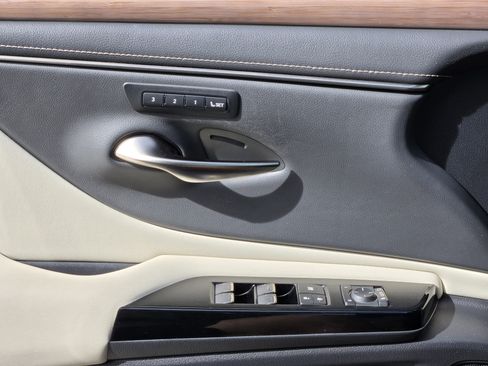 Certified 2023 Lexus ES 350 w/ Premium Package image 33