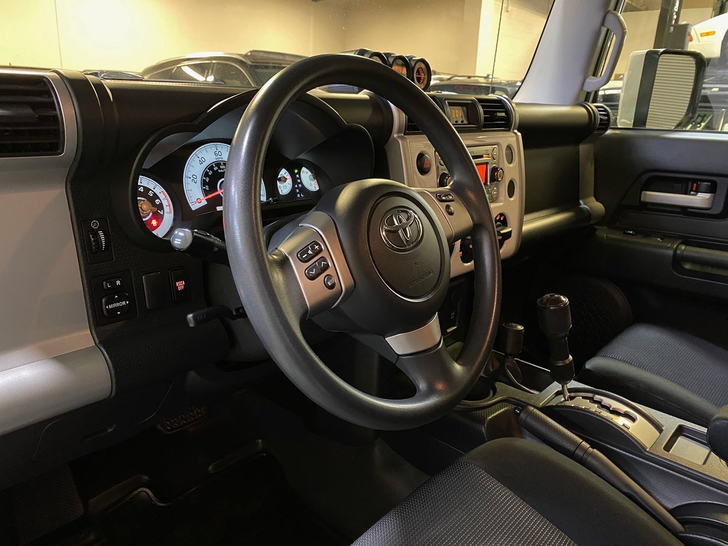 Used 2011 Toyota FJ Cruiser 4WD w/ Convenience Pkg image 13
