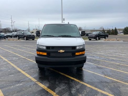 New 2025 Chevrolet Express 3500 w/ Driver Convenience Package image 9