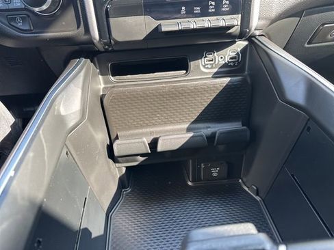 Used 2024 RAM 1500 Big Horn AWD/4WD image 30