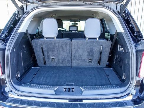 Used 2023 Ford Explorer XLT w/ Equipment Group 202A image 8