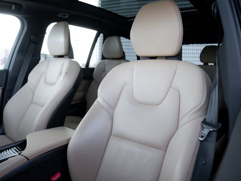 Used 2019 Volvo XC90 T6 Momentum image 23