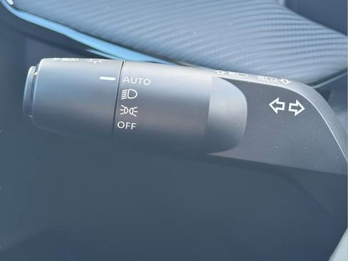 New 2026 Nissan Kicks SR w/ Cold Weather Package FWD image 21