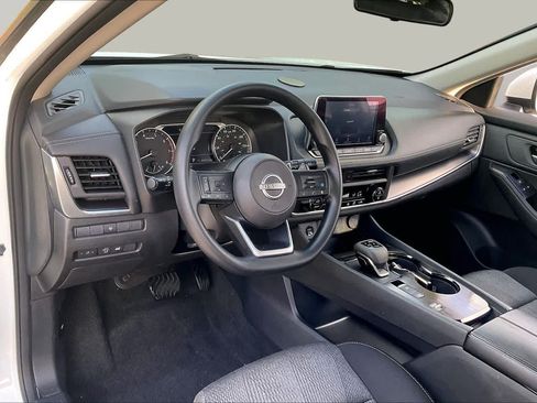 Used 2024 Nissan Rogue SV FWD image 17