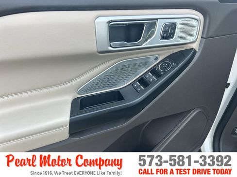 Used 2020 Ford Explorer Platinum w/ Premium Technology Package AWD/4WD image 9