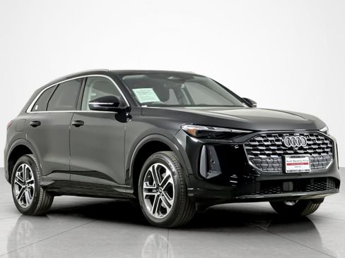 Used 2025 Audi Q5 Premium w/ Convenience Package image 7