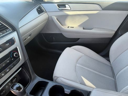 Used 2017 Hyundai Sonata SE image 20