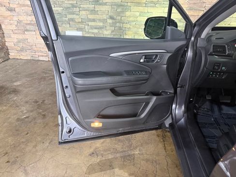 Used 2023 Honda Ridgeline RTL-E image 11