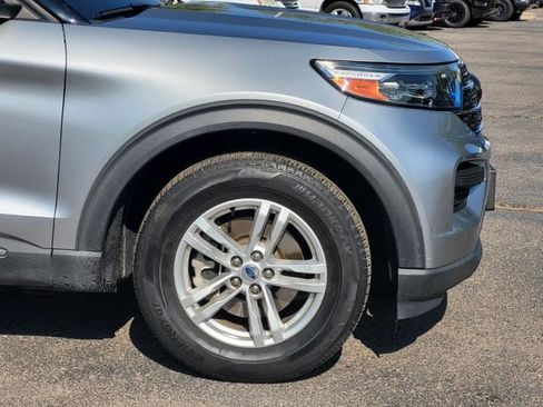 Used 2022 Ford Explorer XLT RWD image 3