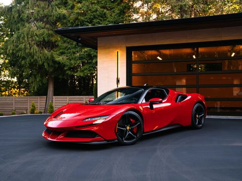 Used 2022 Ferrari SF90 Stradale AWD/4WD image 31