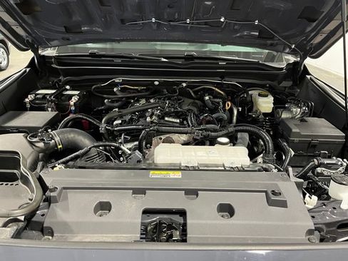 Used 2025 Toyota Tacoma SR5 AWD/4WD image 9