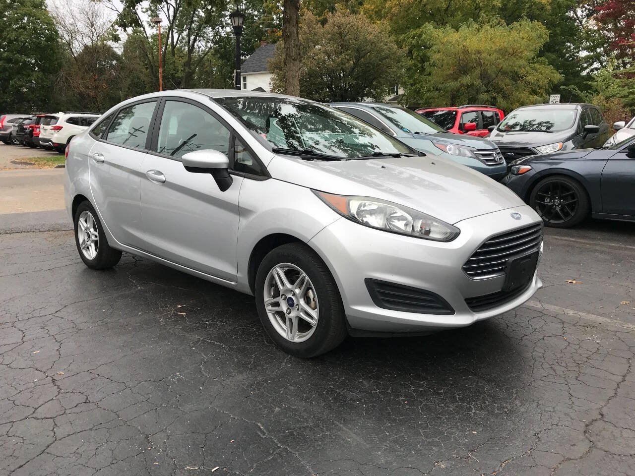 Used 2017 Ford Fiesta SE FWD image 2
